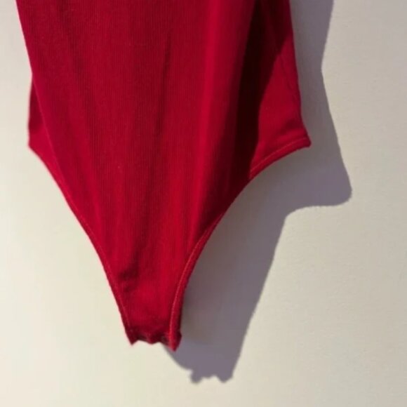 Hollister Ribbed Spaghetti Adjustable Strapped Bodysuit 2 Clasp - Small in Red - Picture 6 of 6